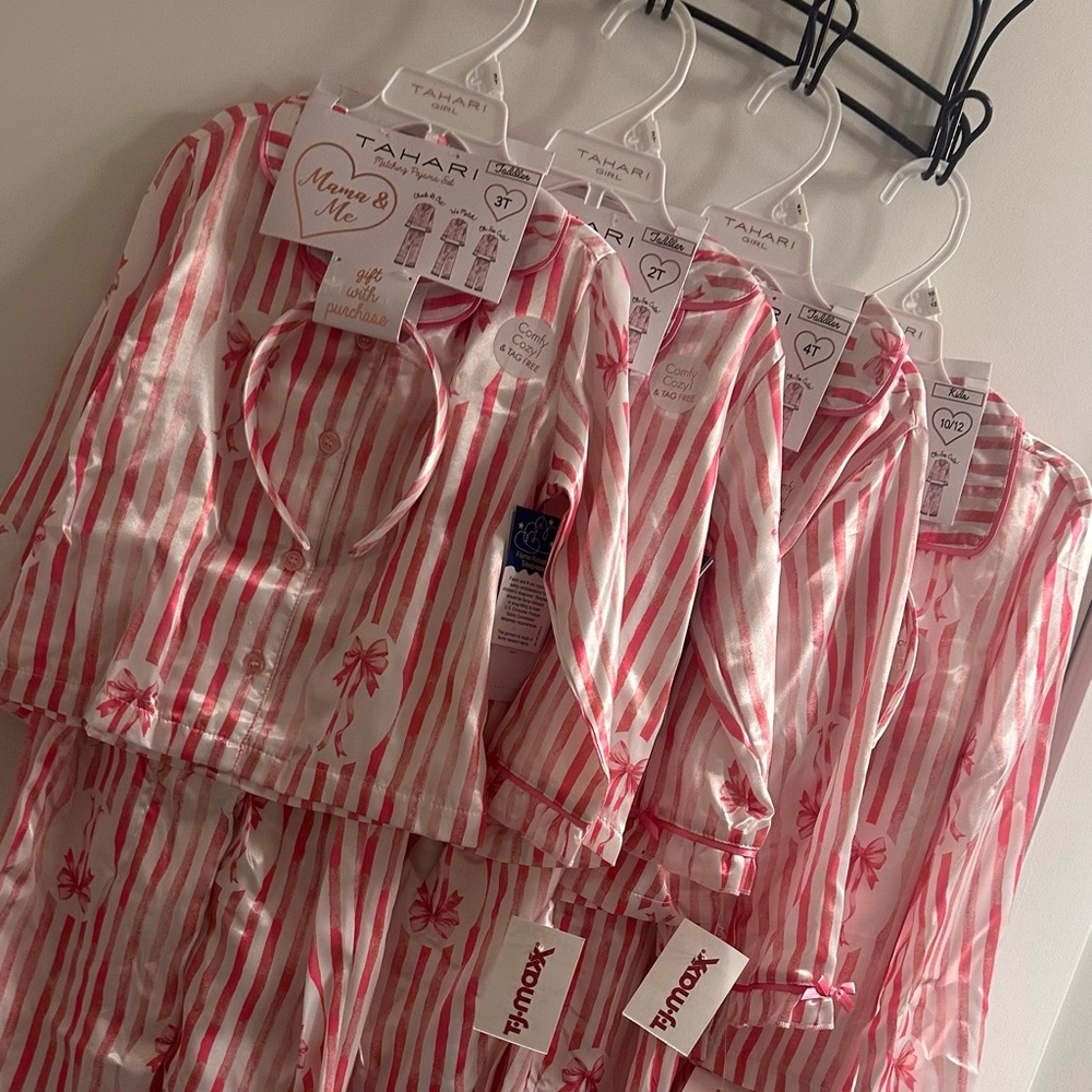 NWT Tahari Mommy & Me Pajama Set | Pink Bow Stripes | Matching Pajama Set